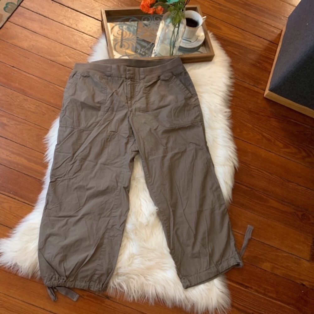 Ann Taylor loft lounge Capri pants 8